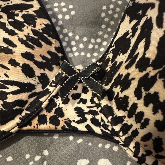 Maidenform Comfort Devotion Leopard Print Bra. Size 36C - Picture 3 of 11